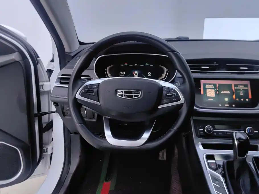 Geely Emgrand — миниатюра 15