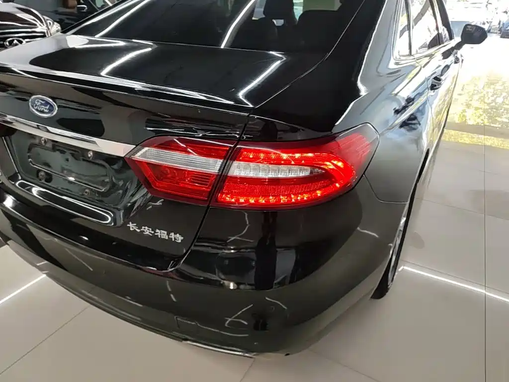 Ford Taurus — миниатюра 8