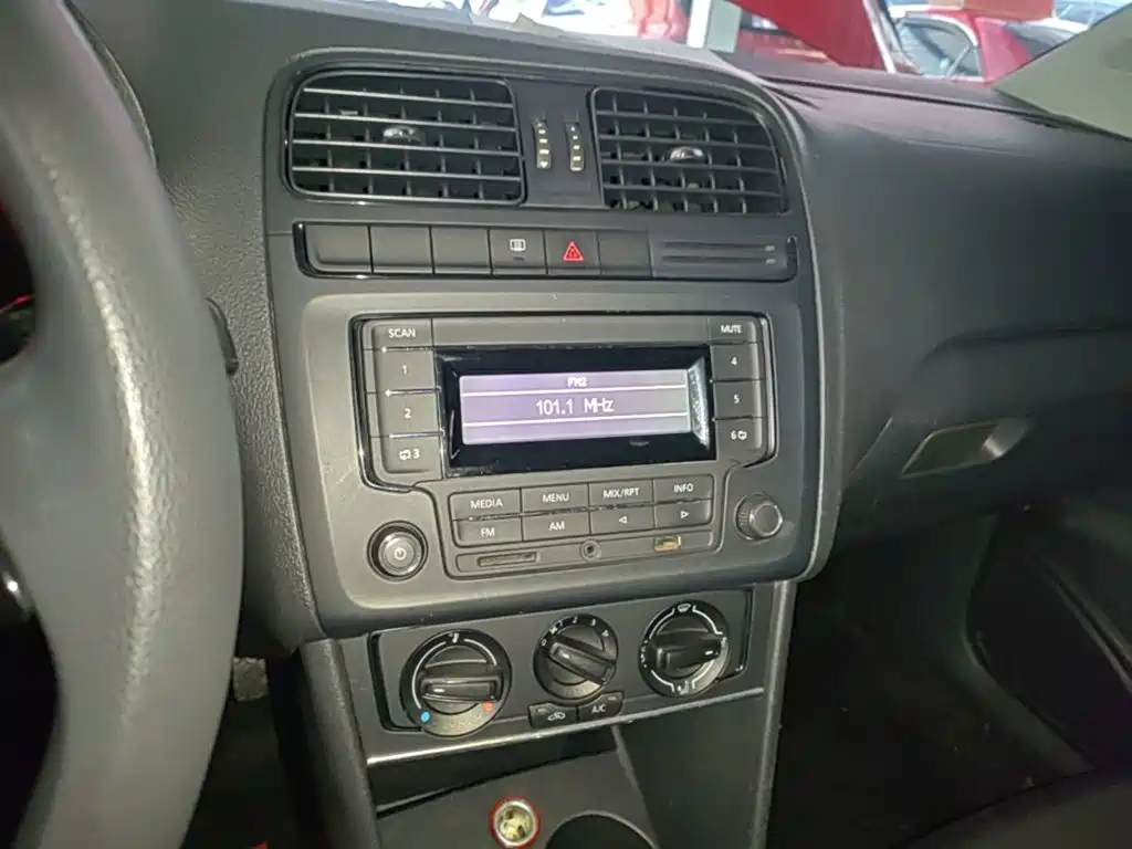 Volkswagen Polo — миниатюра 13