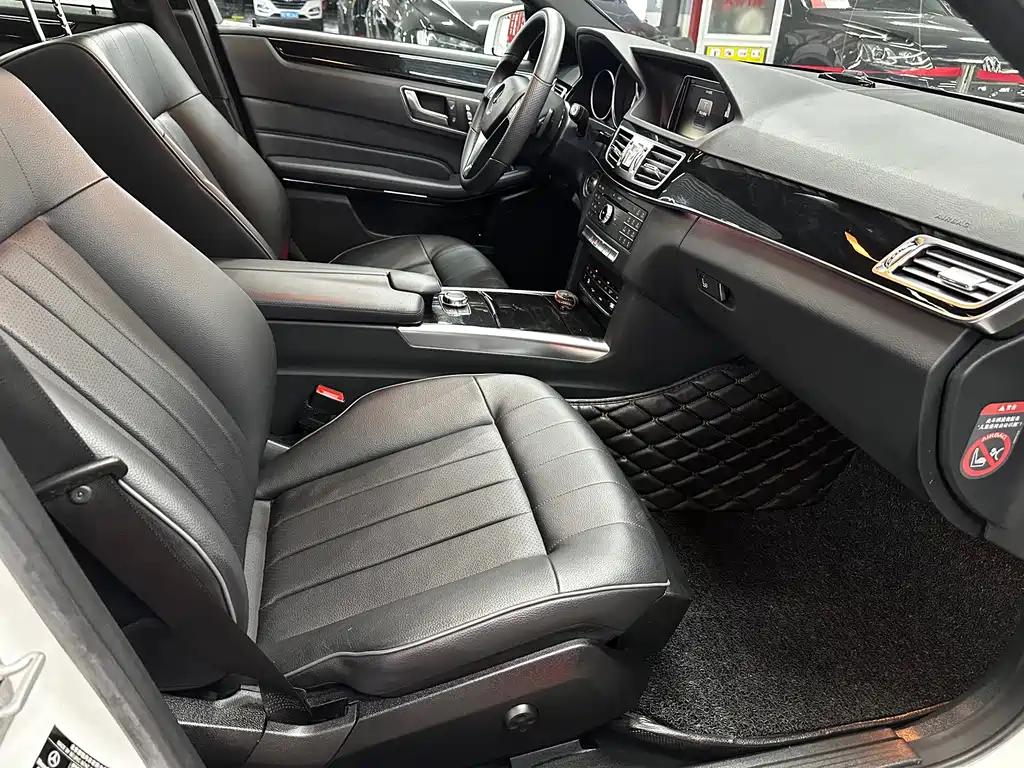 Mercedes-Benz E-Class — миниатюра 18