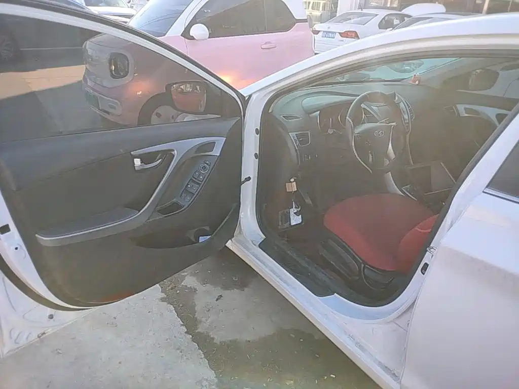 Hyundai Elantra Langdong — миниатюра 16