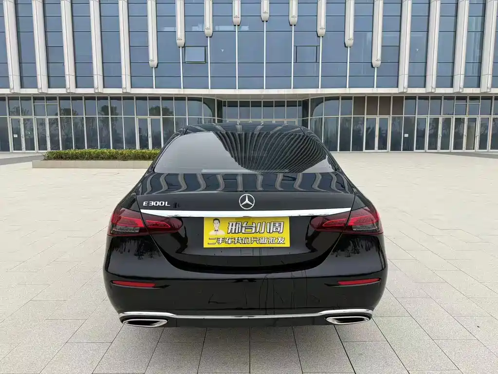 Mercedes-Benz E-Class — миниатюра 8