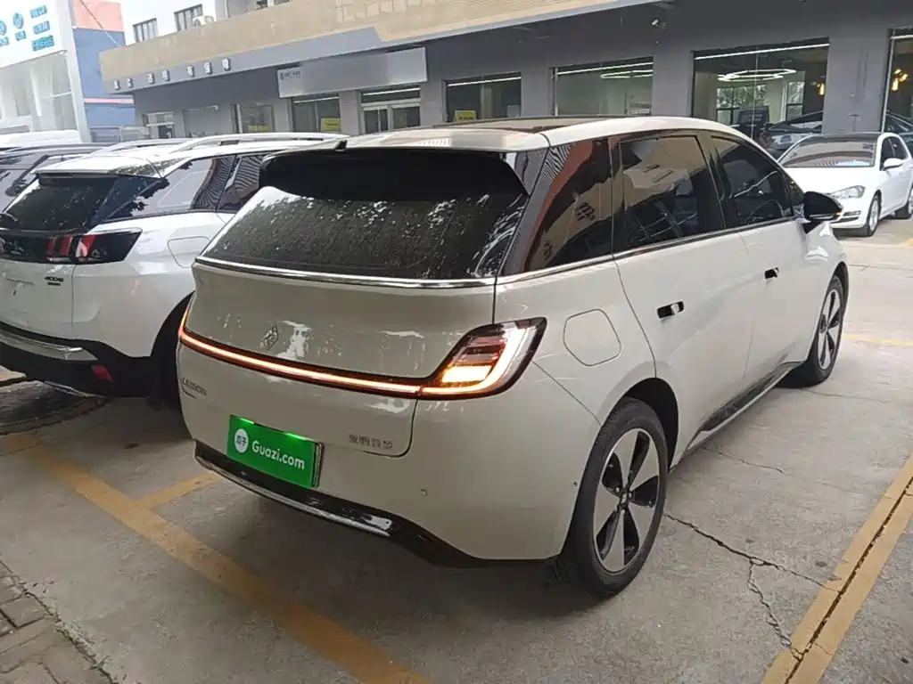 Baojun Yunduo — миниатюра 7