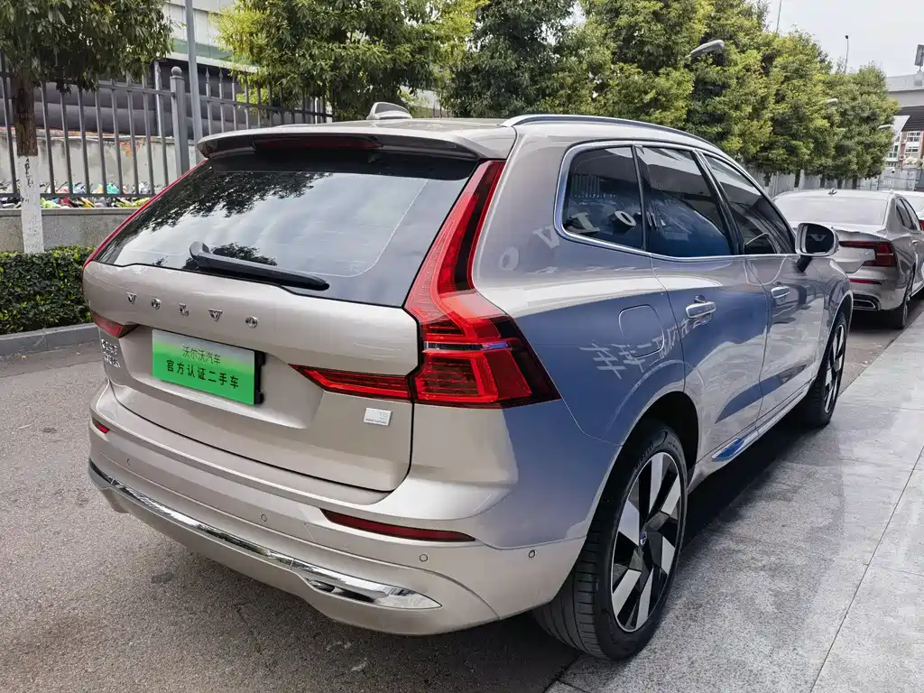 VOLVO XC60 PLUG IN HYBRID