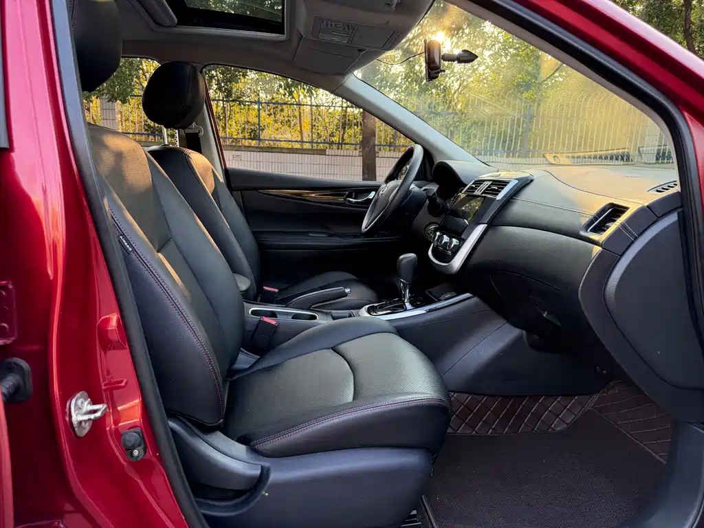 Nissan Tiida — миниатюра 13