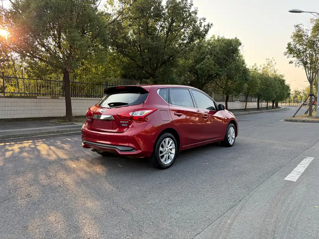Nissan Tiida — миниатюра 4