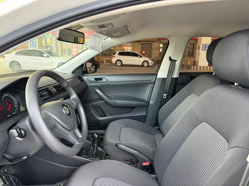 Volkswagen Santana — миниатюра 3