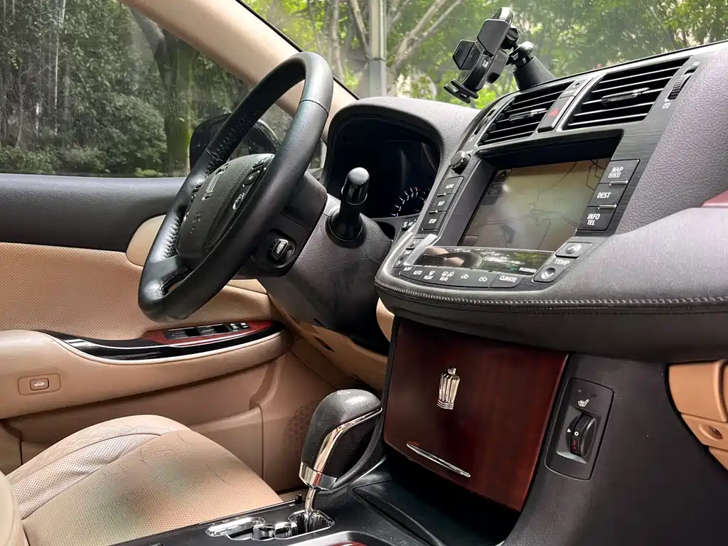 Toyota Crown 2010 3.0L Royal Saloon
