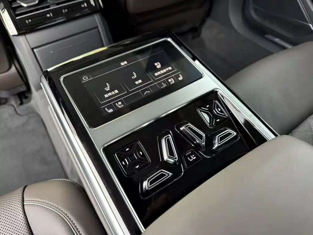 Audi A8 — миниатюра 13