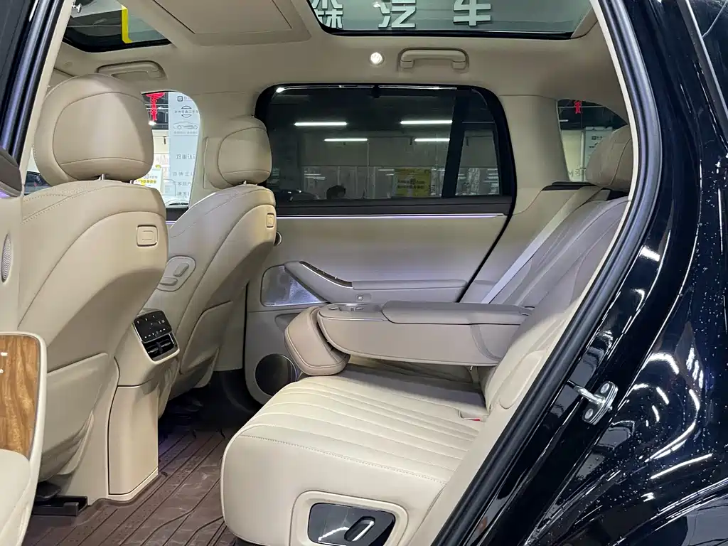 AITO ASK THE WORLD M7