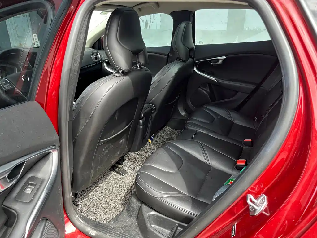 Volvo V40 — миниатюра 9