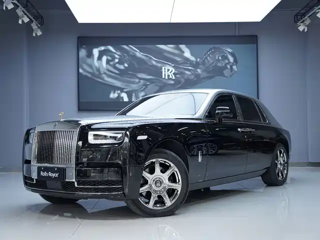 ROLLS-ROYCE PHANTOM