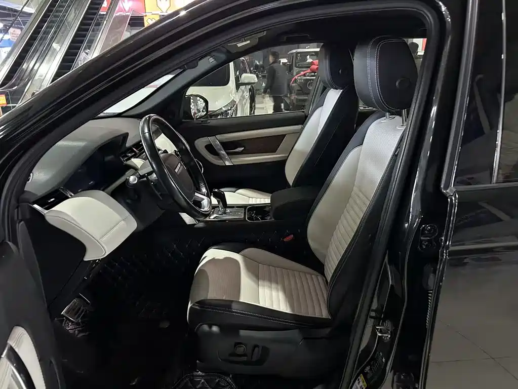 LAND ROVER DISCOVER SPORTS