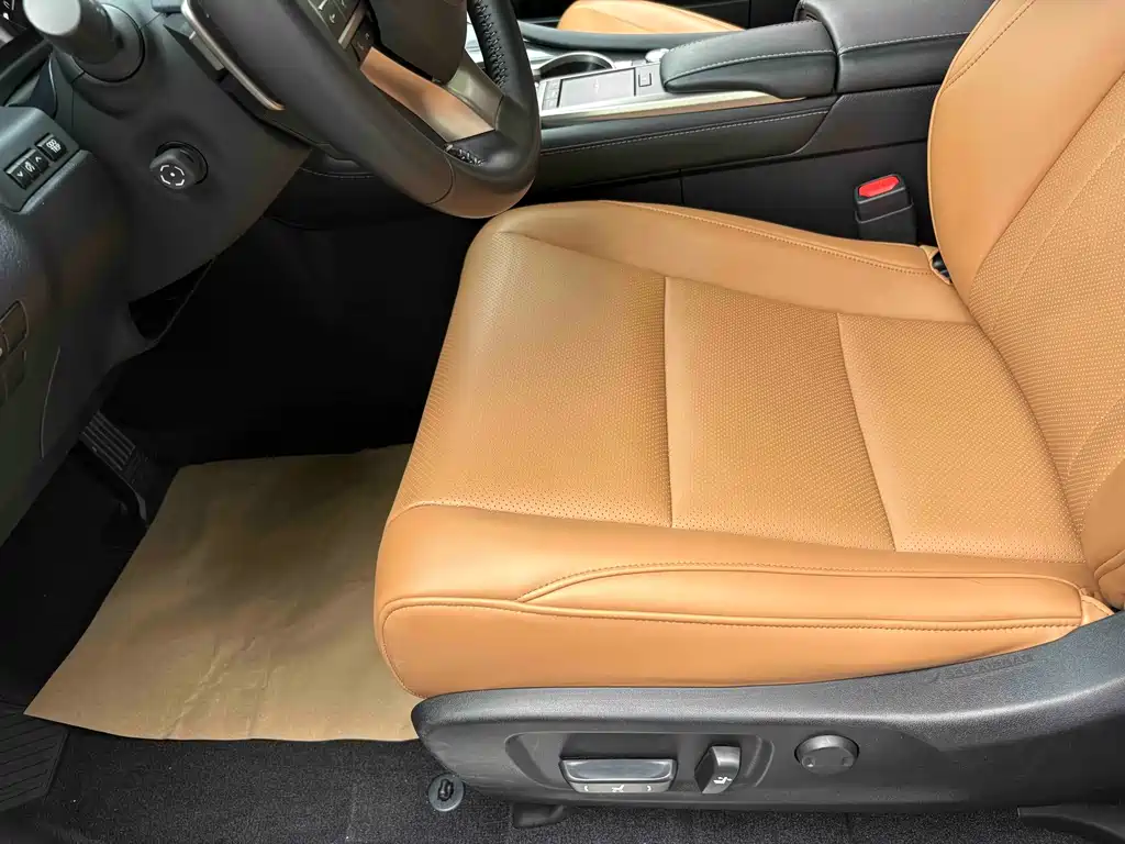 Lexus RX — миниатюра 5