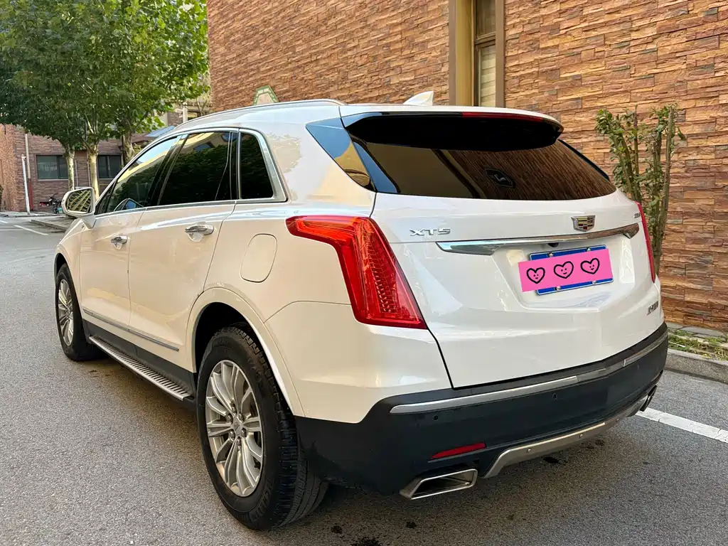 Cadillac XT5 — миниатюра 3