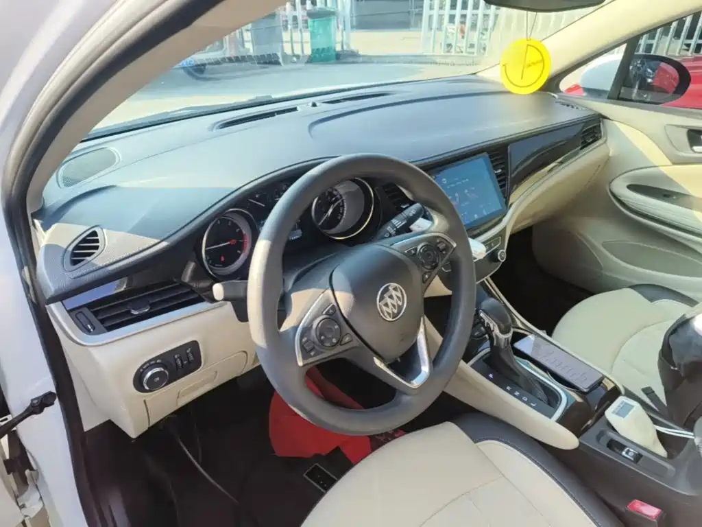 Buick Verano — миниатюра 10