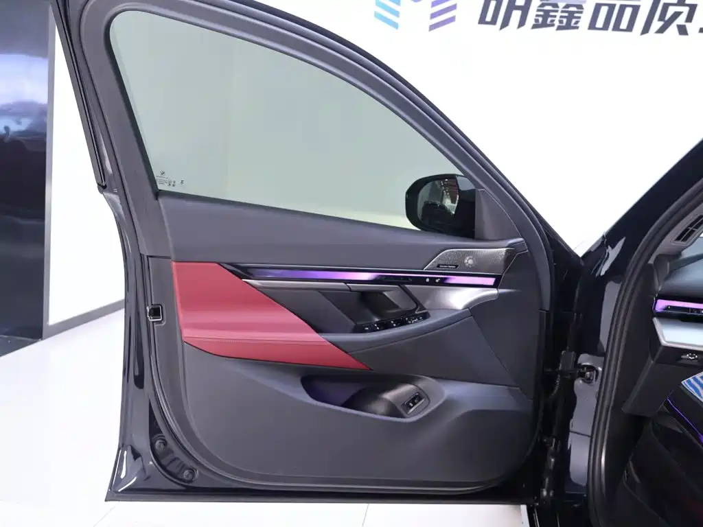 BMW 5 Series — миниатюра 18