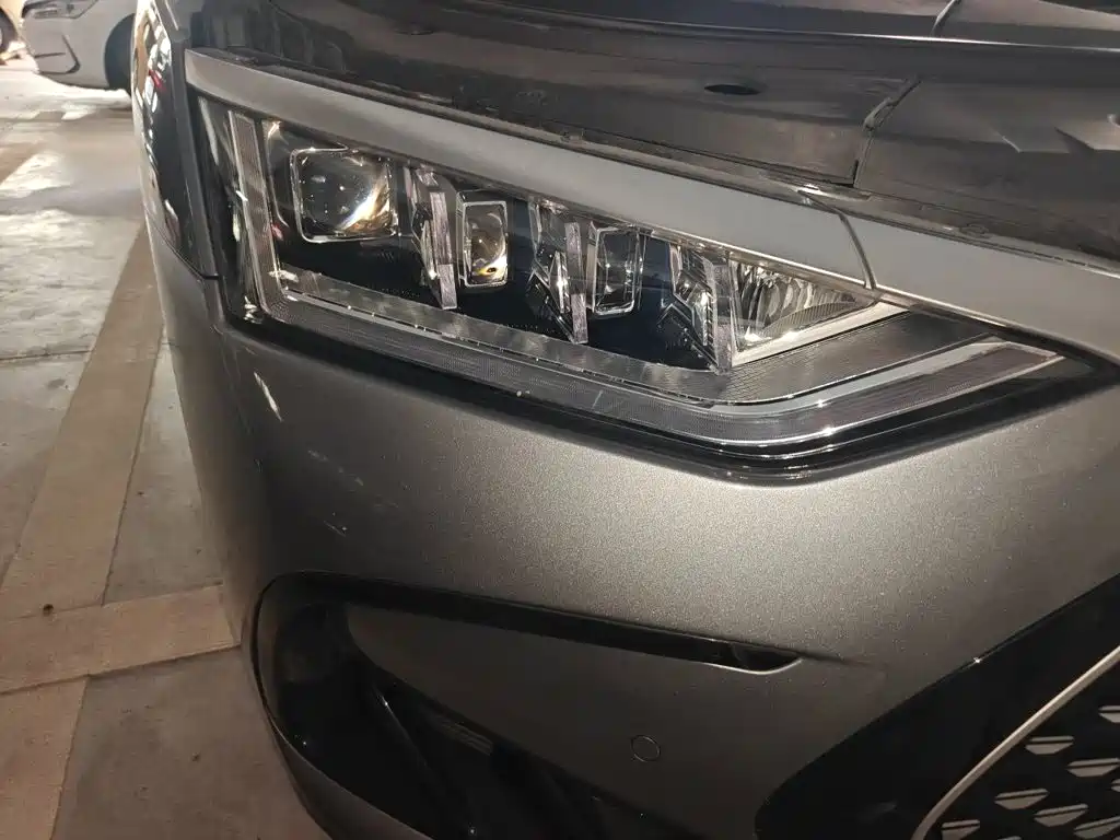 BYD Han — миниатюра 7