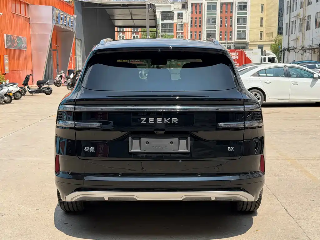 Zeekr 极氪8X — миниатюра 5