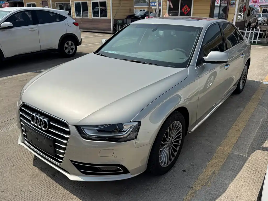 Audi A4L 2015