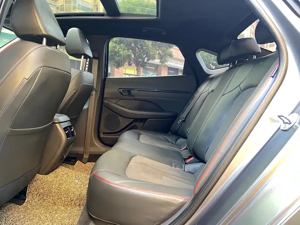 Hyundai Sonata — миниатюра 6