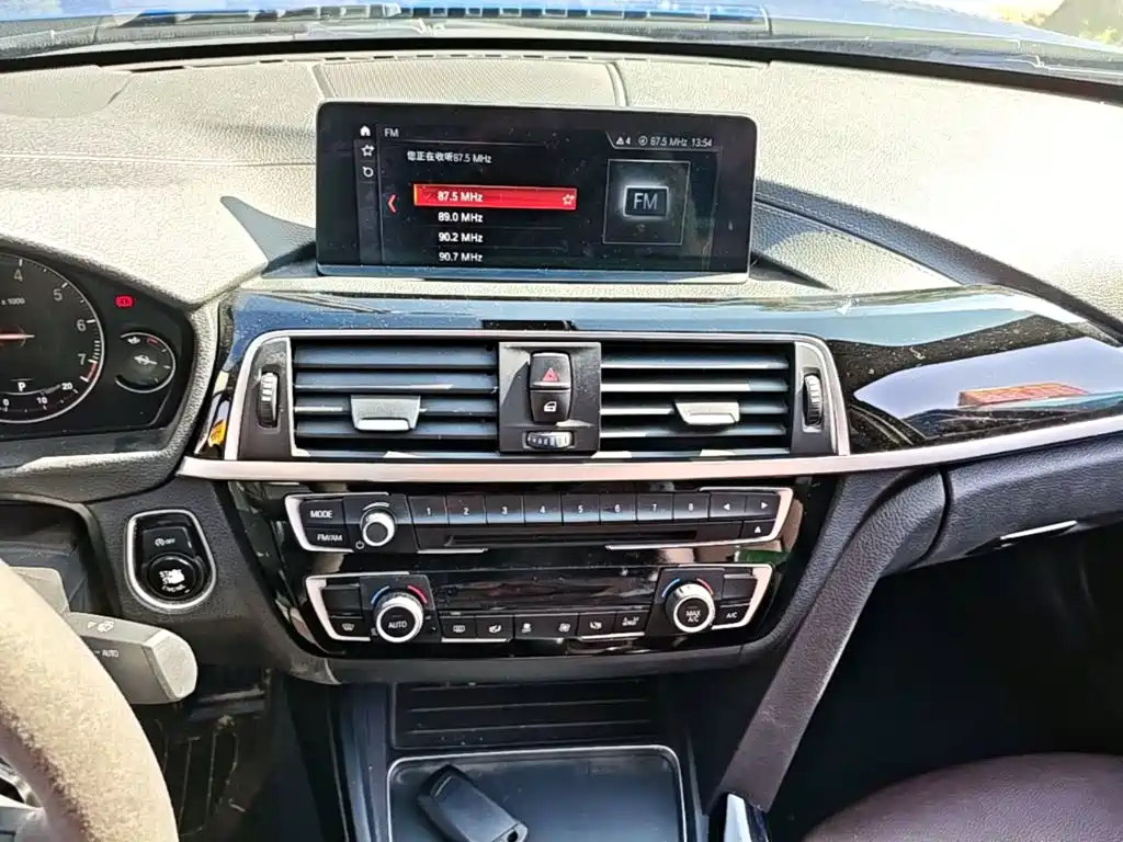 BMW 3 Series — миниатюра 13
