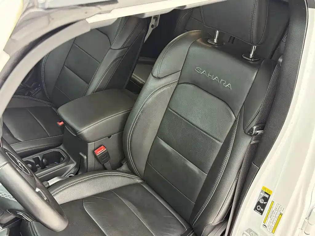 Jeep Wrangler PHEV — миниатюра 15