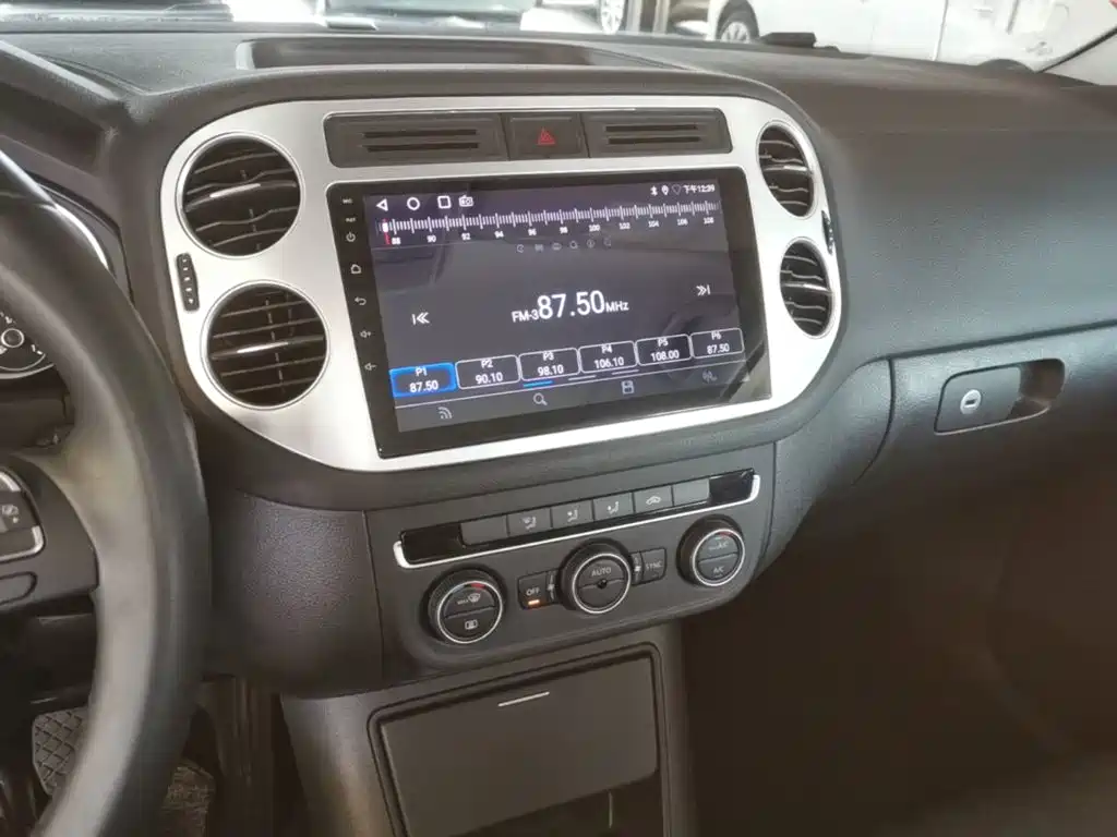 Volkswagen Tiguan — миниатюра 13