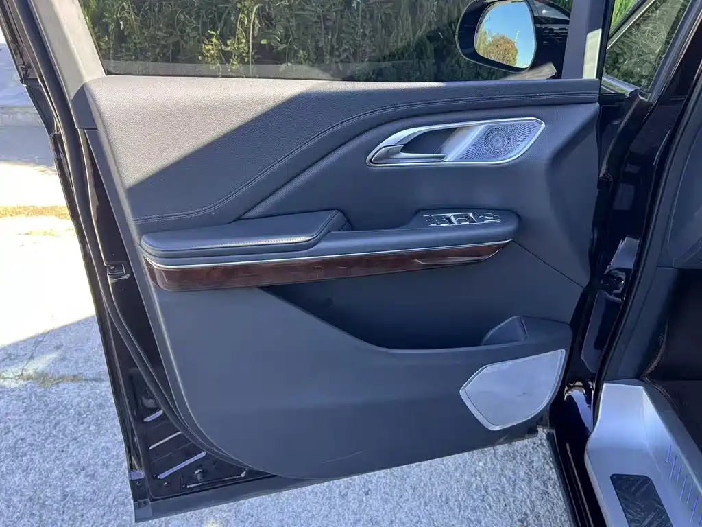 Hongqi Hongqi HQ9 PHEV — миниатюра 21