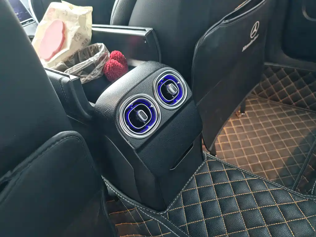 Mercedes-Benz C-Class — миниатюра 9