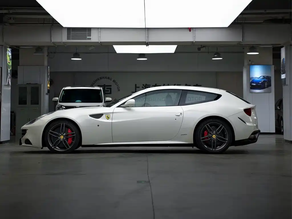 Ferrari FF — миниатюра 4