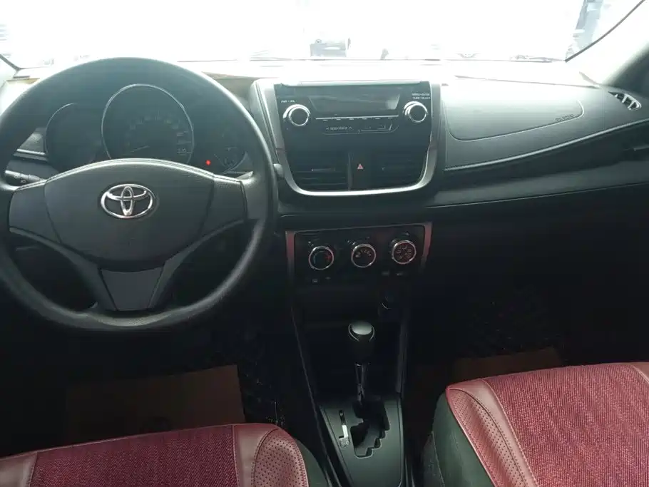 Toyota Yaris L — миниатюра 12
