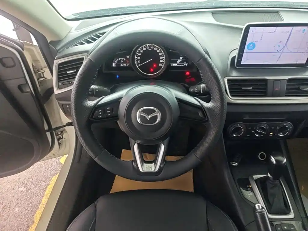 Mazda 3 Axela — миниатюра 11