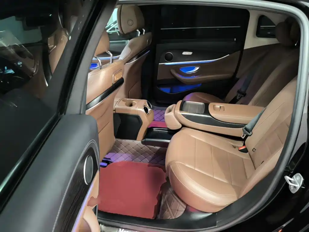 Mercedes-Benz E-Class — миниатюра 17