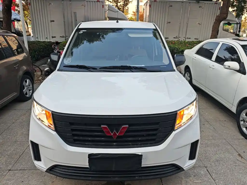 Wuling Hongguang PLUS — миниатюра 3