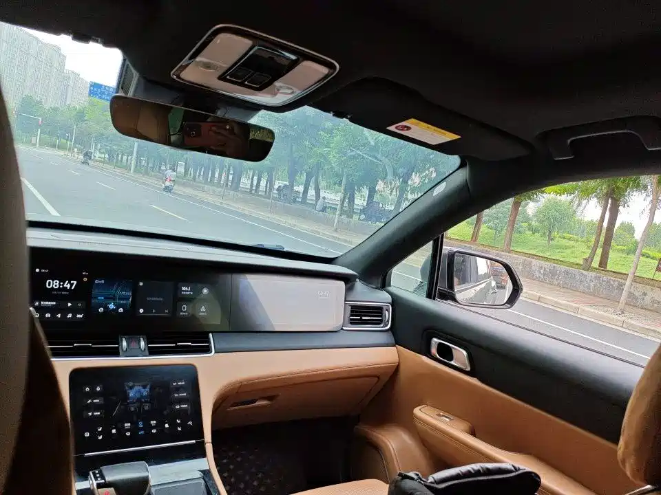 Li Auto Li ONE — миниатюра 4