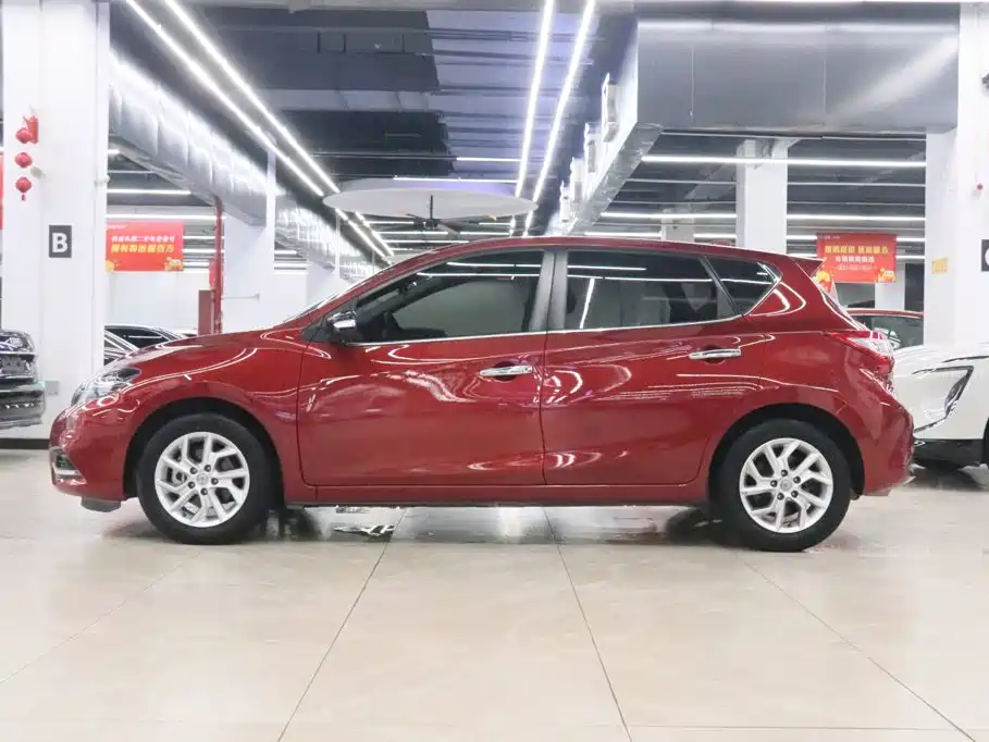 Nissan Tiida — миниатюра 3