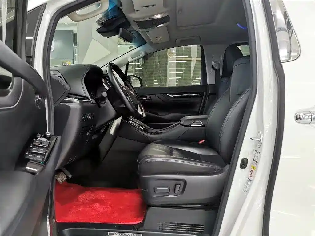 Toyota Vellfire 2019 2.5L HV Luxury