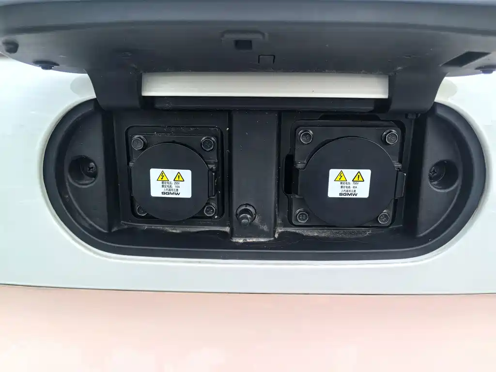 Wuling MINIEV — миниатюра 11