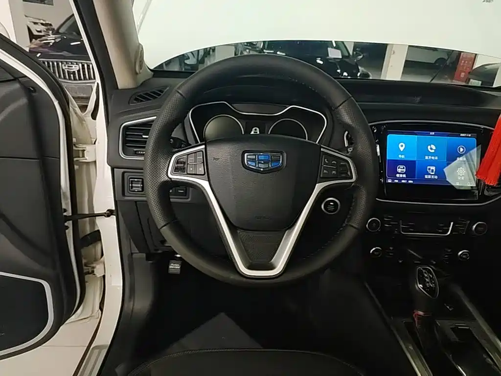 Geely Vision X6 — миниатюра 11