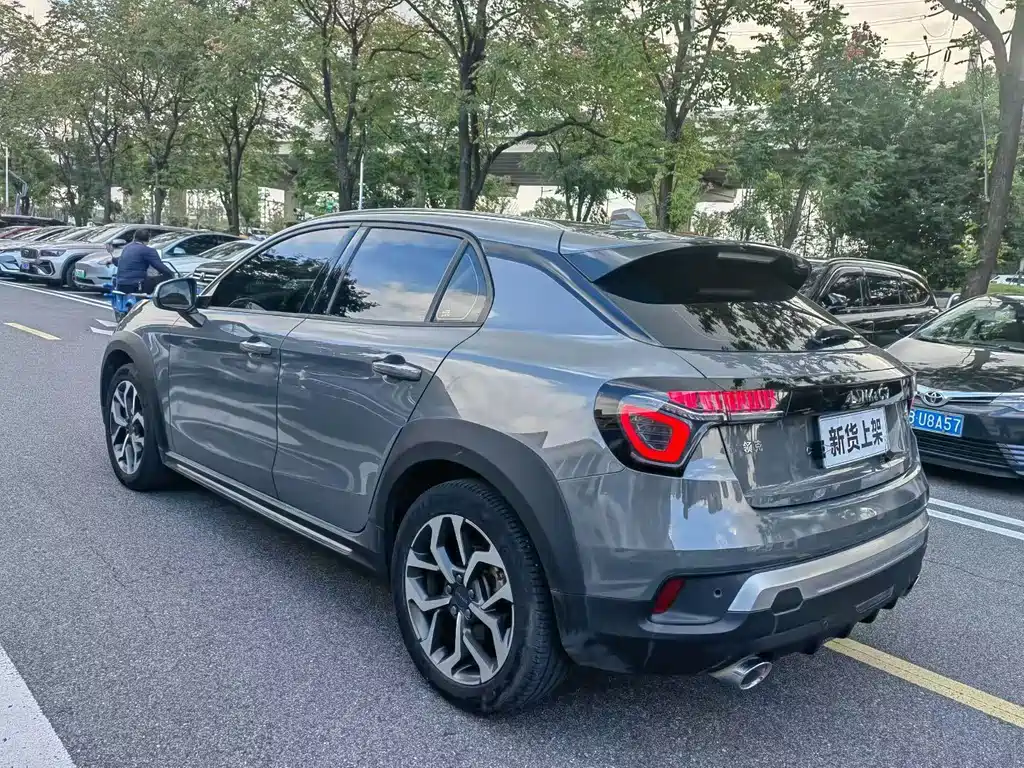 Lynk & Co 02 — миниатюра 7