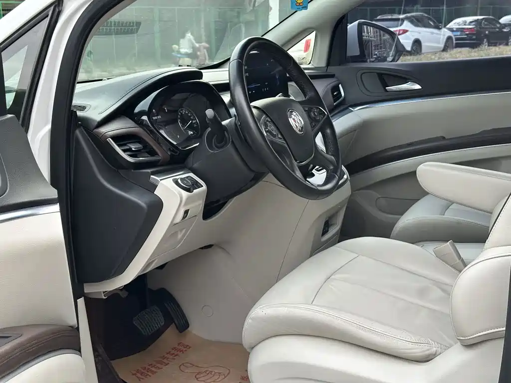 Buick GL8 — миниатюра 3