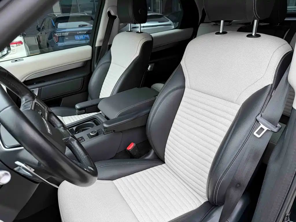 Land Rover Discovery — миниатюра 6