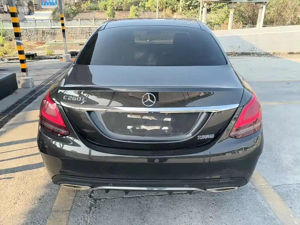 Mercedes-Benz C-Class — миниатюра 6