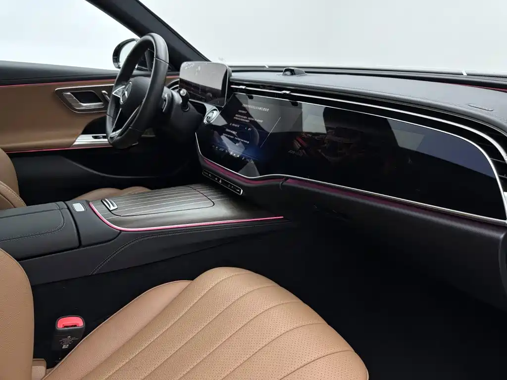 Mercedes-Benz E-Class — миниатюра 15