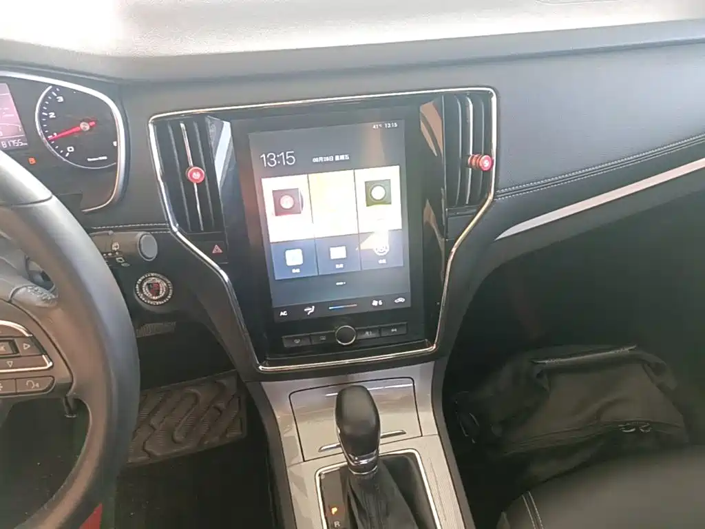 Roewe RX5 — миниатюра 13