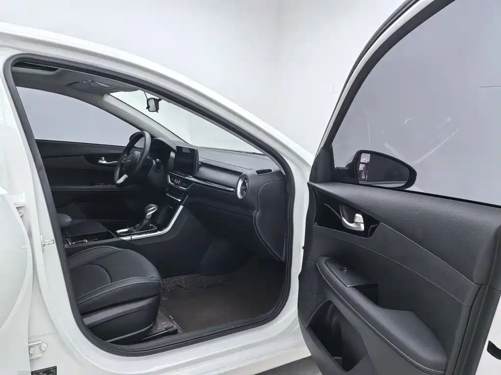 Kia K3 — миниатюра 10