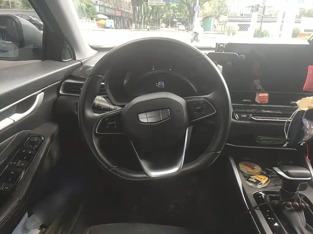Geely Emgrand — миниатюра 3