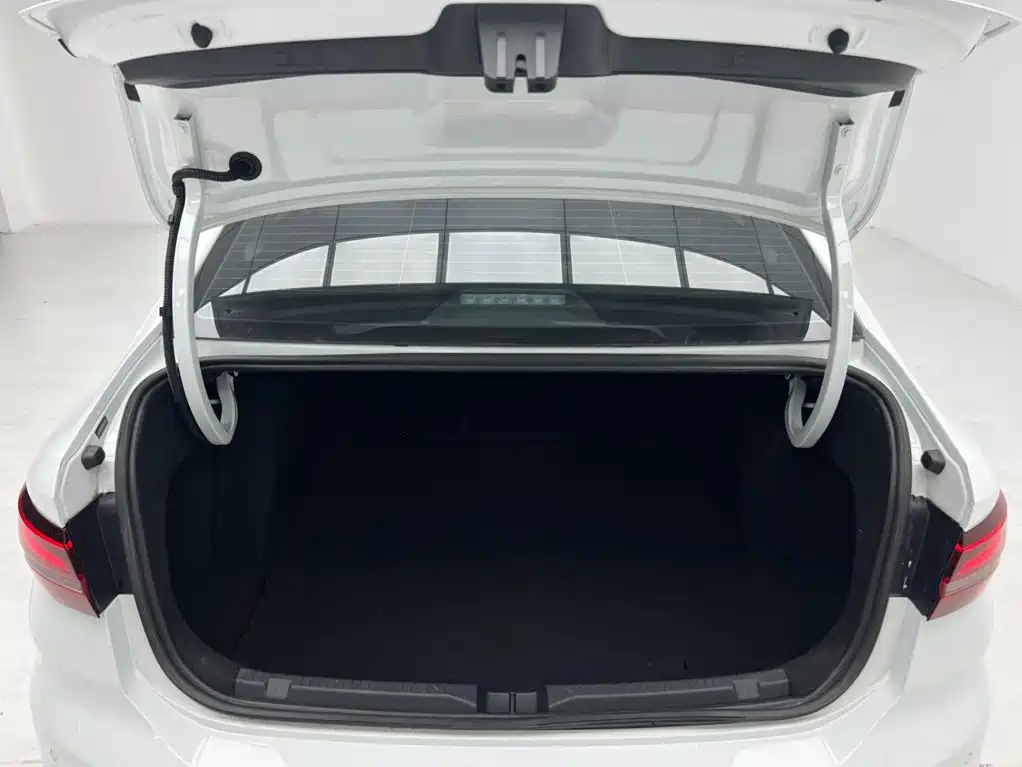 Volkswagen Lavida — миниатюра 16