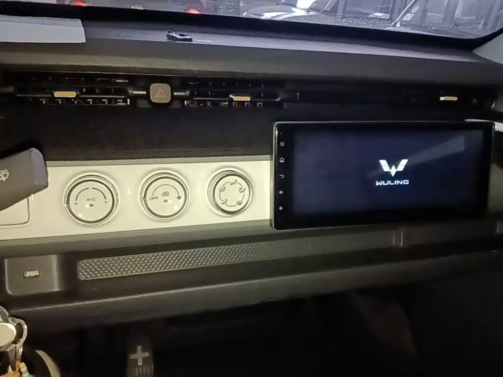 Wuling MINIEV — миниатюра 13
